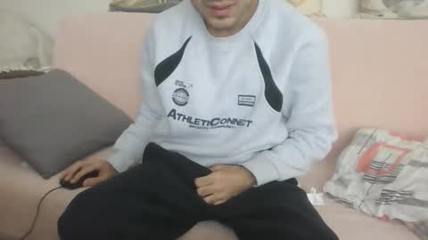 Snapshot of sero98313230 chatting on February 16, 6:31 am sero98313230 online show from February 16, 6:31 am