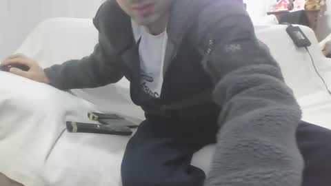 Snapshot of sero98313230 chatting on February 17, 7:16 am sero98313230 online show from February 17, 7:16 am