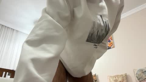 Snapshot of sero98313230 chatting on March 9, 7:12 am sero98313230 online show from March 9, 7:12 am