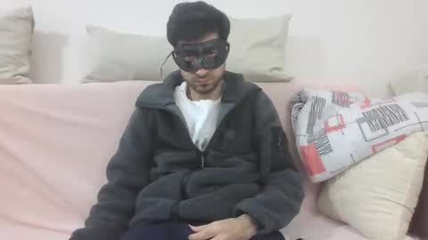 Snapshot of sero98313230 chatting on March 17, 8:17 am sero98313230 online show from March 17, 8:17 am