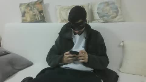 Snapshot of sero98313230 chatting on April 6, 7:20 am sero98313230 online show from April 6, 7:20 am