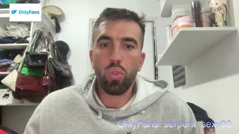 Snapshot of serpent_sexy chatting on December 2, 12:38 am serpent_sexy online show from December 2, 12:38 am