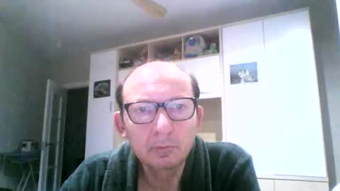 Snapshot of serrano49 chatting on September 15, 10:21 pm serrano49 online show from September 15, 10:21 pm