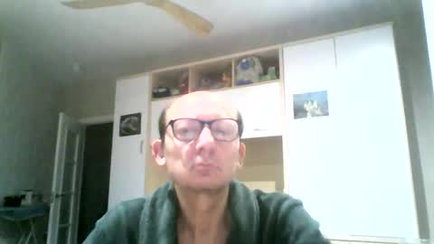 Snapshot of serrano49 chatting on September 22, 12:45 am serrano49 online show from September 22, 12:45 am