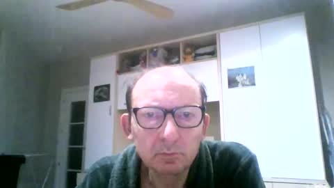 Snapshot of serrano49 chatting on April 28, 1:37 am serrano49 online show from April 28, 1:37 am