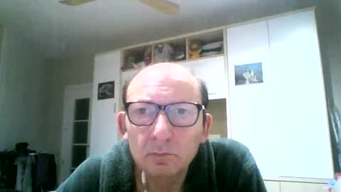 Snapshot of serrano49 chatting on April 29, 1:43 am serrano49 online show from April 29, 1:43 am