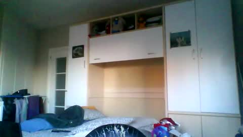 Snapshot of serrano49 chatting on May 5, 6:49 pm serrano49 online show from May 5, 6:49 pm