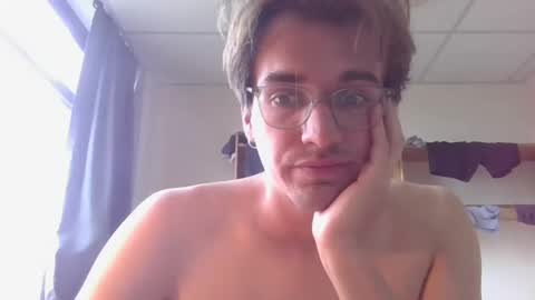 Snapshot of servandomier chatting on March 6, 2:51 pm mier online show from March 6, 2:51 pm