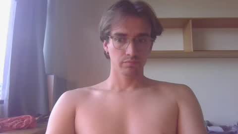 Snapshot of servandomier chatting on March 9, 10:19 pm mier online show from March 9, 10:19 pm