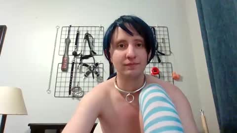 Snapshot of servilesarah chatting on March 3, 11:43 pm Servile Sarah online show from March 3, 11:43 pm