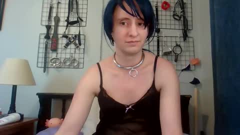 Snapshot of servilesarah chatting on April 14, 9:43 pm Servile Sarah online show from April 14, 9:43 pm