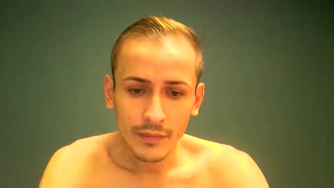 Snapshot of sesinha69 chatting on November 18, 7:24 am Sesinha online show from November 18, 7:24 am
