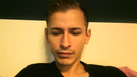 Snapshot of sesinha69 chatting on November 22, 7:18 am Sesinha online show from November 22, 7:18 am