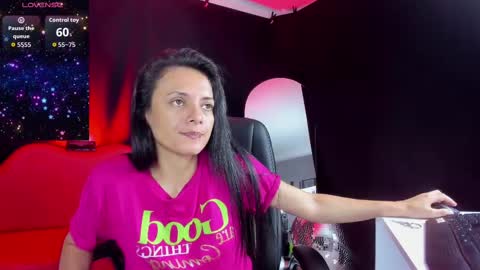 Snapshot of sesymilf chatting on September 26, 2:59 am LUCERO online show from September 26, 2:59 am