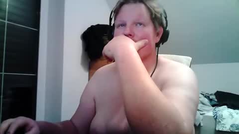 Snapshot of setcuna chatting on February 19, 9:33 pm setcuna online show from February 19, 9:33 pm