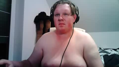 Snapshot of setcuna chatting on March 9, 9:30 pm setcuna online show from March 9, 9:30 pm