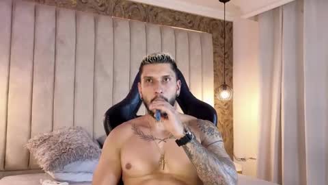HEY IM SETH online show from January 31, 11:35 pm