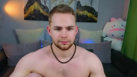 Snapshot of sevans14 chatting on April 21, 2:51 am SevanS14 online show from April 21, 2:51 am