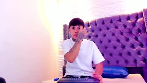 seven_turner online show from February 9, 4:38 am