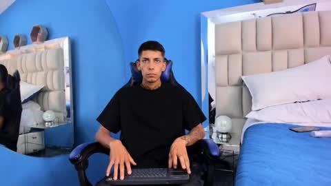 Snapshot of sex_drop chatting on November 4, 12:15 pm sex_drop online show from November 4, 12:15 pm