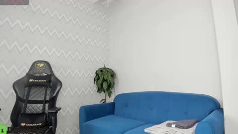 Snapshot of sex_puma chatting on November 21, 6:06 pm sex_puma online show from November 21, 6:06 pm