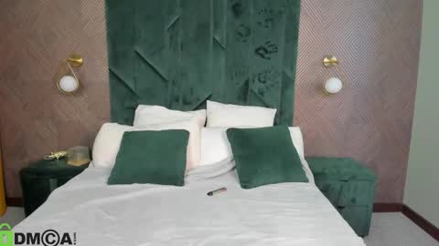 Snapshot of sex_puma chatting on February 7, 9:24 am sex_puma online show from February 7, 9:24 am