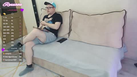 Snapshot of sex_space chatting on December 15, 12:28 pm Roxy Kate Mary Alex Arnold online show from December 15, 12:28 pm