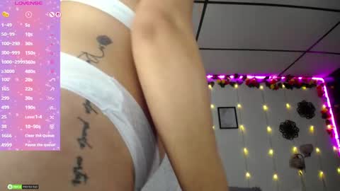 Snapshot of sexifacex1 chatting on April 30, 8:57 pm Lili online show from April 30, 8:57 pm
