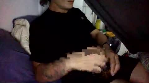 Snapshot of sexiiisenseiii chatting on January 12, 2:11 pm dankdiggler online show from January 12, 2:11 pm