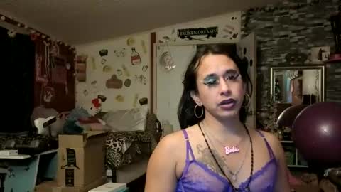 Snapshot of sexiwhiskey699 chatting on May 16, 9:06 am sexiwhiskey699 online show from May 16, 9:06 am