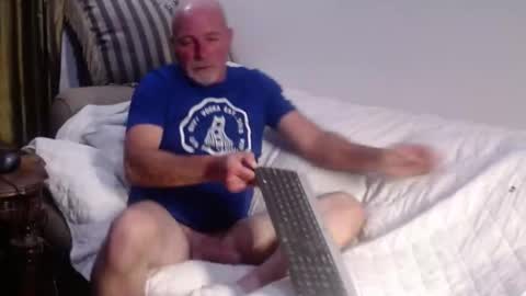 Snapshot of sexjunkie8 chatting on February 4, 2:28 am Sex Junkie online show from February 4, 2:28 am