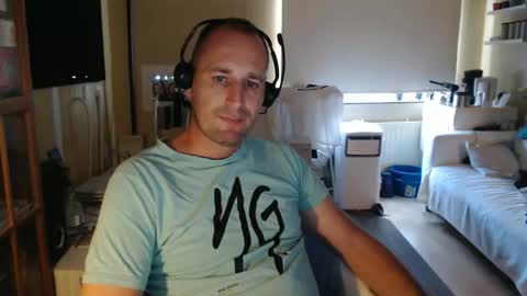 Snapshot of sexlobo1 chatting on September 15, 3:01 pm Sexlobo online show from September 15, 3:01 pm