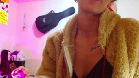 Snapshot of sexmilkdirty chatting on January 4, 3:29 am sexmilkdirty online show from January 4, 3:29 am