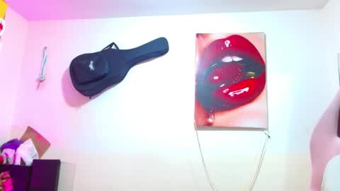 Snapshot of sexmilkdirty chatting on February 11, 1:20 am sexmilkdirty online show from February 11, 1:20 am