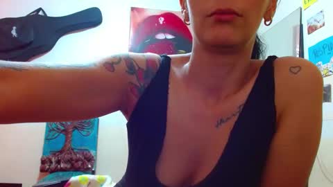 Snapshot of sexmilkdirty chatting on February 26, 9:37 pm sexmilkdirty online show from February 26, 9:37 pm