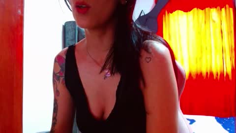 Snapshot of sexmilkdirty chatting on September 26, 7:18 pm sexmilkdirty online show from September 26, 7:18 pm