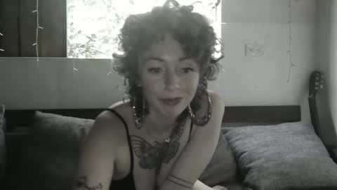 Snapshot of sexnchocolate chatting on January 11, 9:15 pm Trixy Rose online show from January 11, 9:15 pm