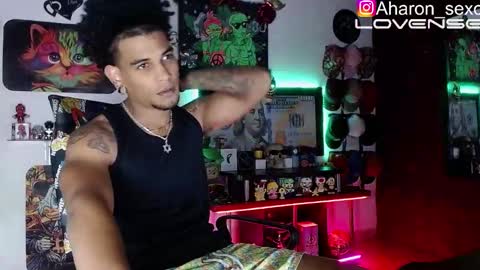 Snapshot of sexo_aharon chatting on October 18, 4:48 am Aharon ravelo online show from October 18, 4:48 am