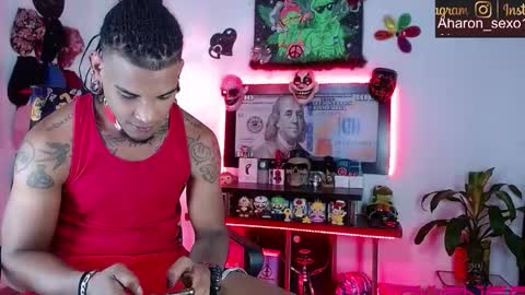 Aharon  ravelo online show from February 5, 3:33 am