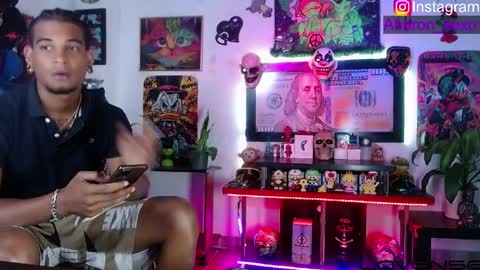 Aharon  ravelo online show from April 7, 3:07 am