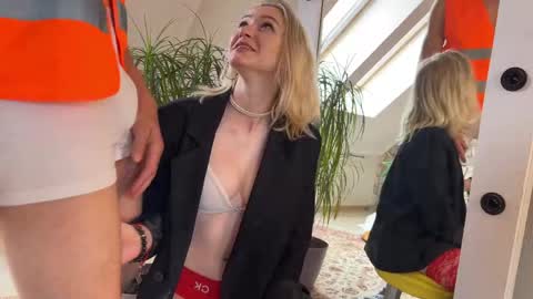 NIKKI KATE LIZA AND BOYS online show from May 12, 2:03 pm