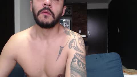 Snapshot of sexual_devils chatting on March 22, 11:24 am sexual_devils online show from March 22, 11:24 am