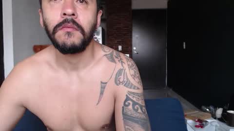 Snapshot of sexual_devils chatting on March 25, 11:38 am sexual_devils online show from March 25, 11:38 am