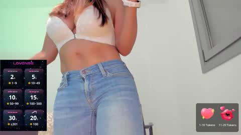 Snapshot of sexual_queen chatting on October 7, 5:43 pm Marilyn online show from October 7, 5:43 pm