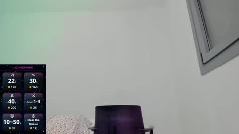 Snapshot of sexual_queen chatting on April 18, 6:56 pm Marilyn online show from April 18, 6:56 pm