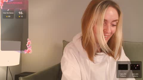 Snapshot of sexuallycorrect chatting on January 24, 5:53 pm Ray New video in bio online show from January 24, 5:53 pm