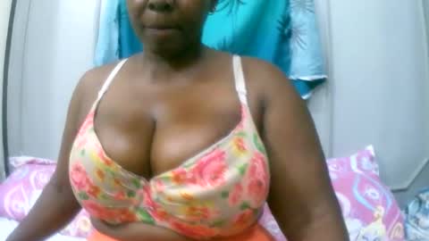 Snapshot of sexxi_ebony chatting on November 9, 3:21 pm sexxi_ebony online show from November 9, 3:21 pm