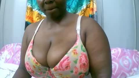 Snapshot of sexxi_ebony chatting on November 11, 9:53 am sexxi_ebony online show from November 11, 9:53 am