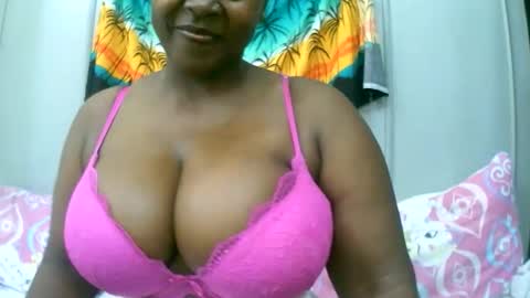 Snapshot of sexxi_ebony chatting on November 30, 4:49 am sexxi_ebony online show from November 30, 4:49 am