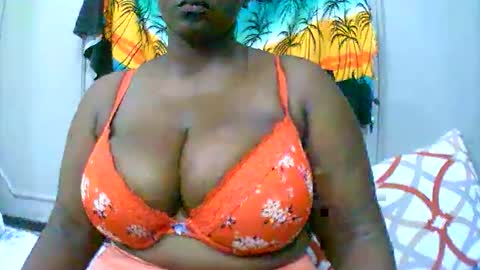 Snapshot of sexxi_ebony chatting on December 16, 7:52 pm sexxi_ebony online show from December 16, 7:52 pm